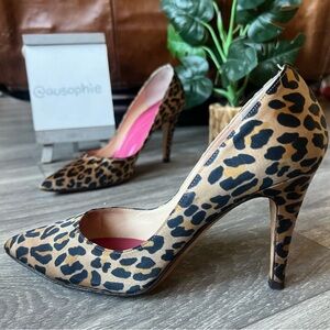 Kate spade satin cheetah leopard pointed toe pumps. Made in Italy. Size 7